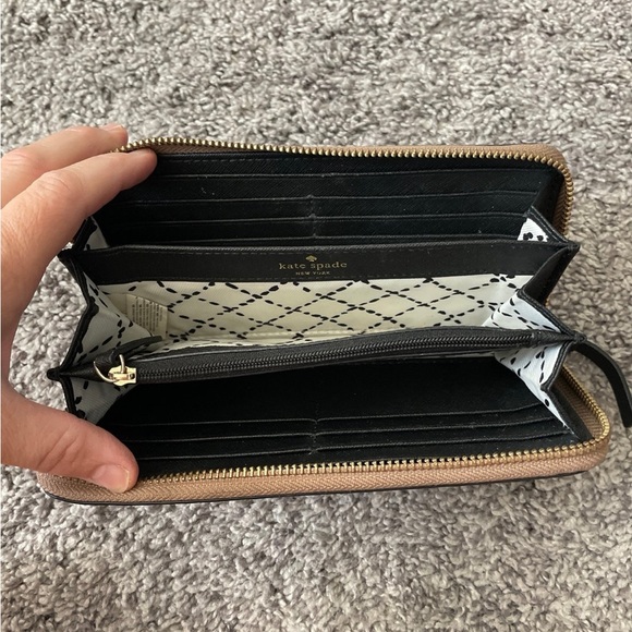 Kate Spade Wallet - Picture 4 of 4